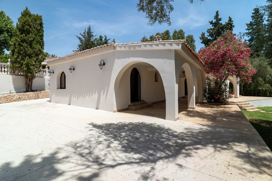 Arched porch